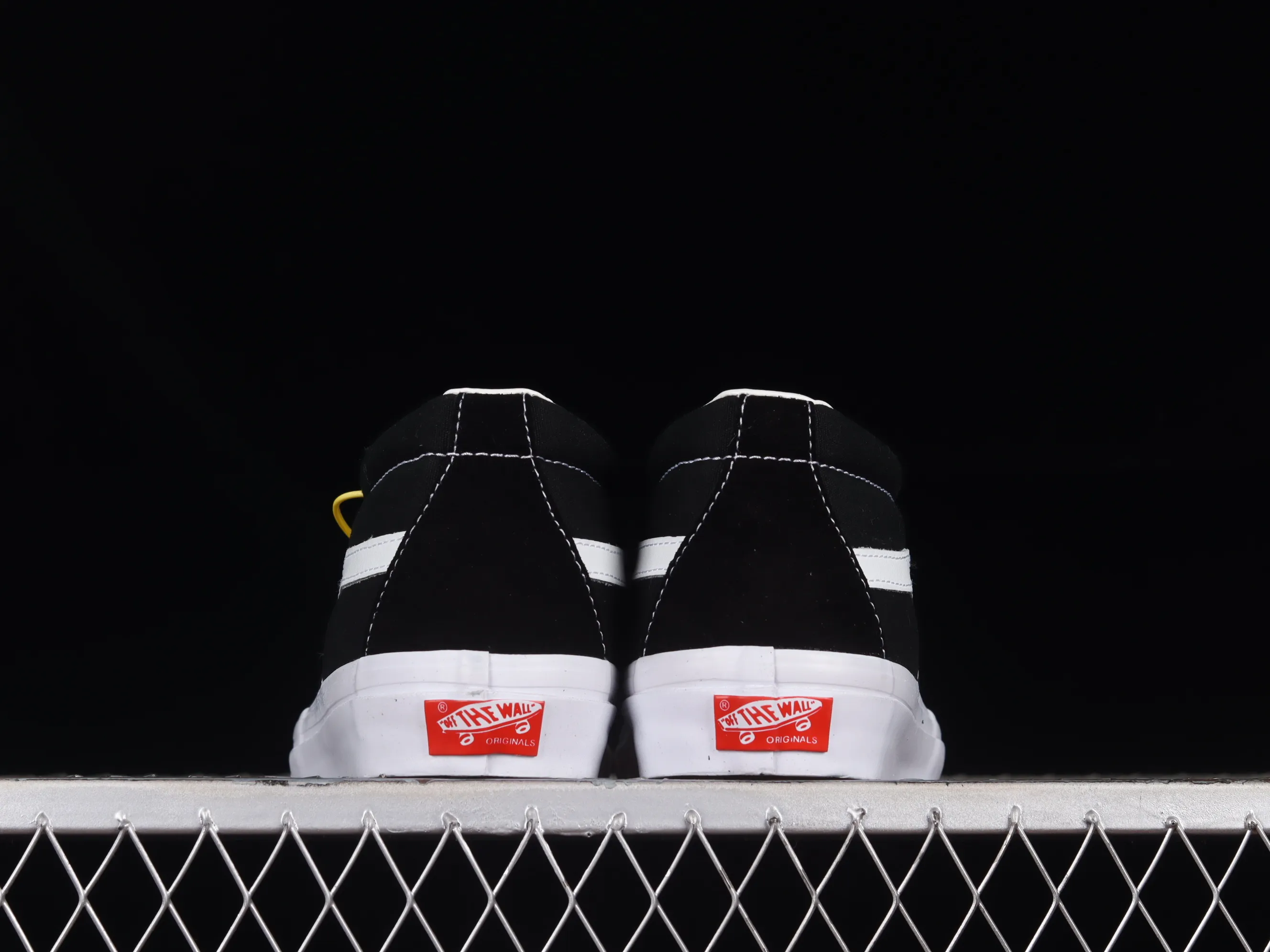 All categories Vans Vans series Vans Mid Vans China Vans Vault OG SK8-Mid Lx Vans high-end branch simple black and white mid-top casual sneakers VN0A4BVCBA2
